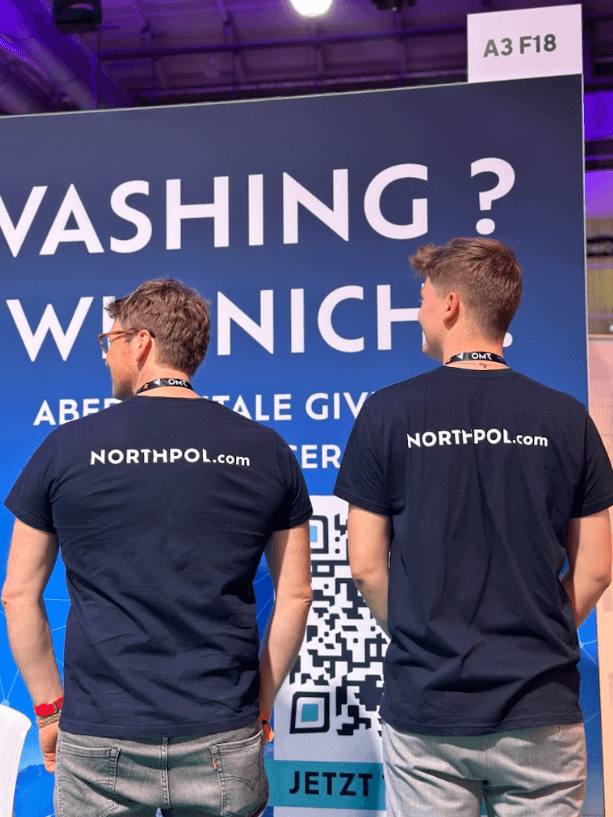 NORTHPOL mit T-Shirts auf der OMR 2024